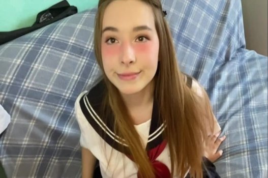 Ver a linda garota usou dinheiro imediatamente para convidar o hotel